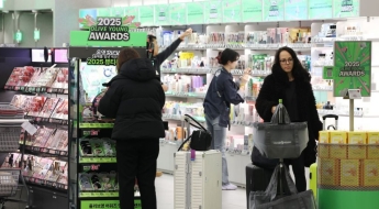 뷰티 매장 여는 무신사, 올리브영에 '도전장'…막 오른 '화장품PB 전쟁'