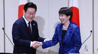 다카이치, 손목서 '이것' 포착…돌연 '일정 취소'까지, 무슨 일