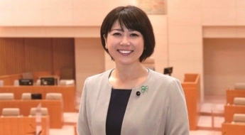 유부남 부하와 '러브호텔' 간 女시장, 또 당선…"여성 동정표 쏟아져"