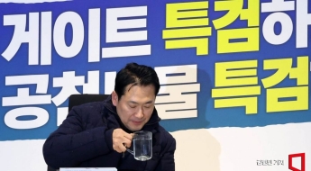 '무기한 단식' 카드 꺼낸 장동혁…내분 수습 효과는 '글쎄'