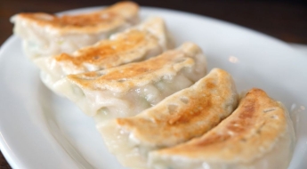 'K푸드 효자'라더니…수출 멈춘 냉동만두, 수입 늘어난 이유?