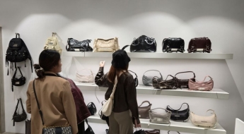 마뗑김 가방 사고, 미역국 먹는다…홍콩의 일상 