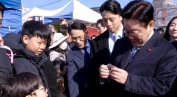 '두쫀쿠' 선물 받은 李 대통령…