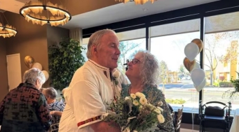 "나와 결혼해줄래요" 기억은 사라졌지만, 사랑은 남았다…39년 부부의 '두 번째 청혼'