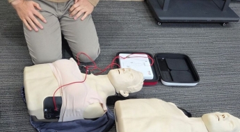 여성 환자, 속옷 벗기지 말고 심폐소생술…