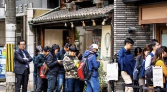 이치란도 돈 주면 웨이팅 없이 입장…대세는 '패스트 패스' 