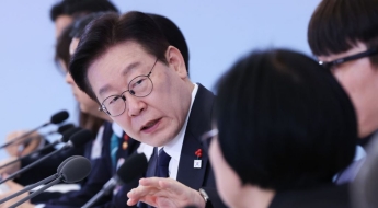다주택자 겨냥한 李…"부동산 정상화 불가능? 기회 있을 때 잡으라"