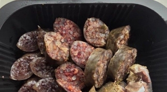 "순대 한 점에 1000원?"…유명 프랜차이즈 바가지 순대에 '시끌'