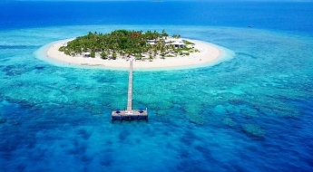 "국가 위기 상황" 1년 새 HIV 환자 수 2배 급증…대표 신혼여행지서 무슨 일?