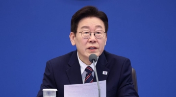 설 밥상머리엔 李대통령의 '부동산 SNS' 