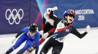 캐나다 '휘청' 람보르길리 질주 金 터졌다…3000m 女계주 8년만에 정상 탈환