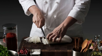 '셰프의 손맛' K김치, 미국·일본으로…특급호텔, 해외시장 겨눈다