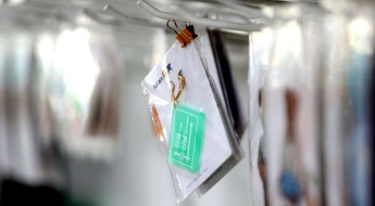 "유쾌해" 도로서 마주치면 '깔깔' 인증샷 찍던 그것…아재개그에 MZ지갑 열리네