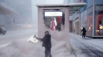"18세 이상이면 OK"…'시급 6만원' 파격 인상한 이유 보니