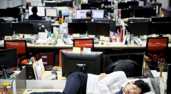 수당 안 주고 '공짜 야근' 시킨 회사 겨눈 정부 칼날… 우리 회사는?