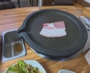 울릉도 '비계 삼겹살' 정체 밝혀졌다…"찌개용 고기 잘못 내놔" 업주 사과