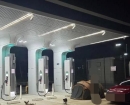 무개념 캠핑? 양양 전기차 충전소에 텐트 치고 반려견 산책까지