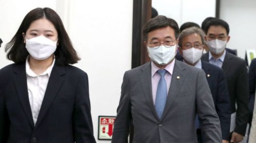 지도부 총사퇴 민주당3일 당무위원·국회의원 연석회의 개최