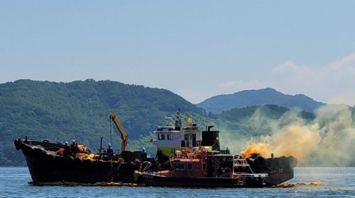 창원해경, 유조선 기름 유출 대응 합동 해상 방제 훈련