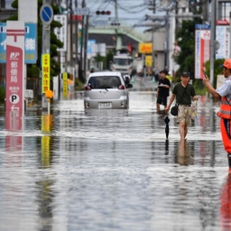 日 규슈 덮친 폭우에 도요타도 셧다운…공장 가동 중단