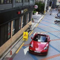 빌린 외제차로 재벌인 척…여성 감금해 수천만원 뜯어