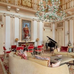 1박 최소 240만원…나폴레옹·처칠 머물렀던 '세계 최고호텔' 어디길래