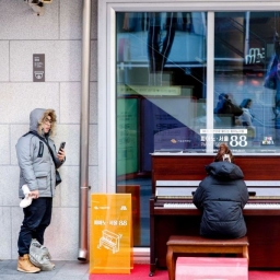 [이미지 다이어리]거리의 피아니스트 '나만의 무대'