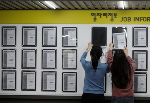 4월 제조업 취업자 6년 2개월 만에 최대폭 감소