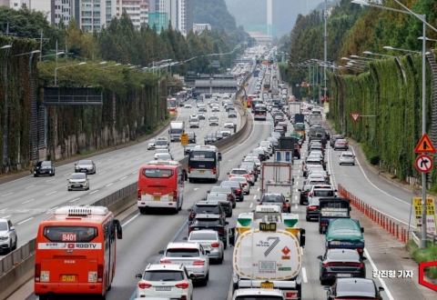 설 귀성길 정체 시작…서울→부산 6시간 50분