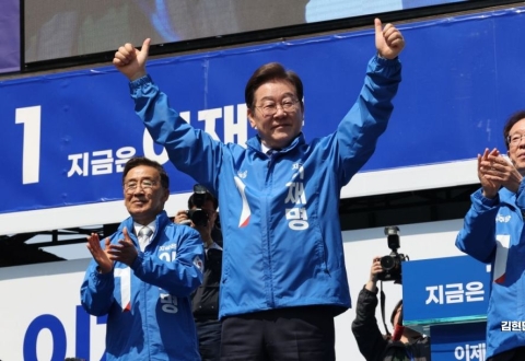 이재명 "대통령 4년 연임제 개헌…늦어도 2028년 총선 국민투표 하자"(종합)