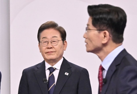 김문수 "윤석열, 계엄 잘못…내란은 재판중, 판단 남아 있어" 