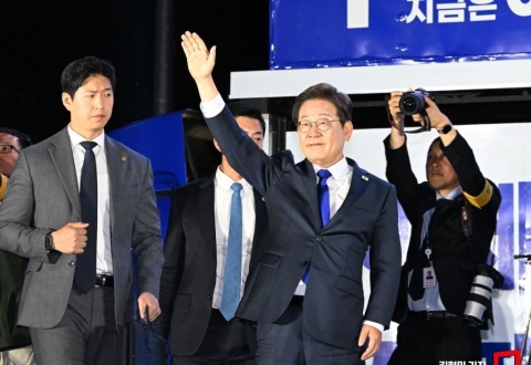 李대통령, 합참의장과 통화…"빈틈없는 대비태세 유지" 당부