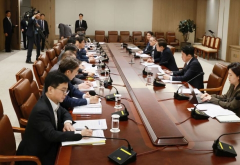 이재명 대통령, 첫 비상경제TF 주재…추경 여력 점검
