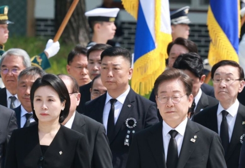 [속보]李대통령 "참전유공자 지원 강화…군경력 보상 현실화"