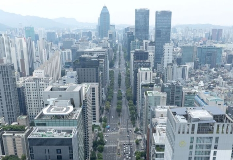 '이것' 앞에 딱 끼고 있어야 북적북적…5~10m만 벗어나도 "찾는 전화도 없어요"[강남 부동산 양극화]①