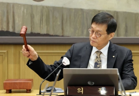 올해 금리인하 끝났다…내년엔 "1분기 인하vs장기 동결"