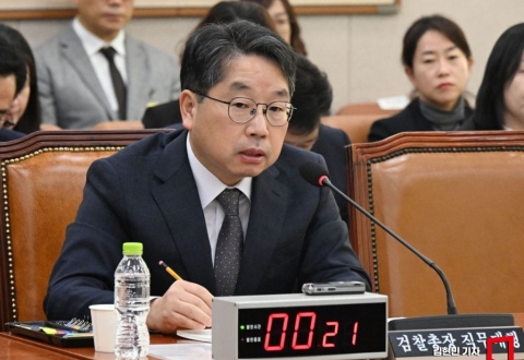 검찰총장 대행 "대장동 항소 포기가 타당…제 결정"