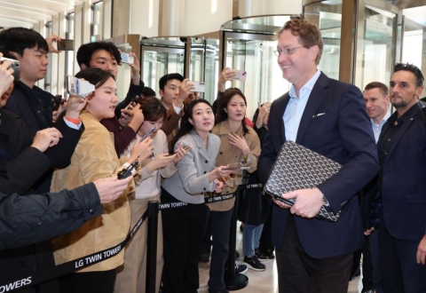 벤츠 회장 만난 이재용…SDI 앞세워 전기차 '삼성 라인' 넓힌다