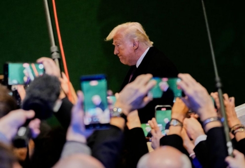 트럼프 "대가없는 그린란드 접근권 협상…美자산 투매 땐 보복"