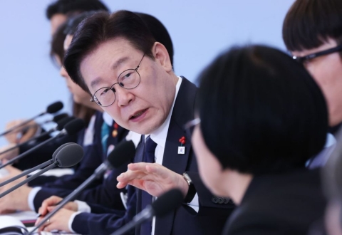 다주택자 겨냥한 李…"부동산 정상화 불가능? 기회 있을 때 잡으라"