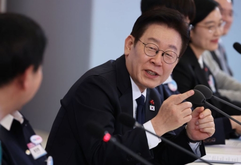 '정부 정책은 부동산 배급' 지적에…李 "시대착오적 종북몰이"