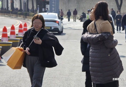 일요일 낮도 포근…전국 곳곳 비