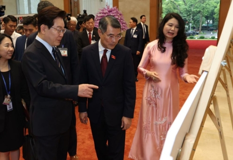 李대통령, 베트남 총리 만나 "'새로운 홍강의 기적' 만들자"