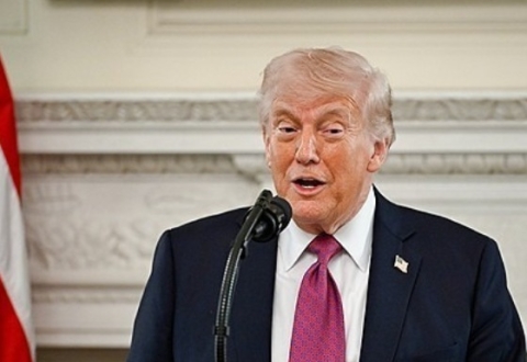 트럼프 "이란 '붕괴 상태' 시인…호르무즈 개방 요청" 