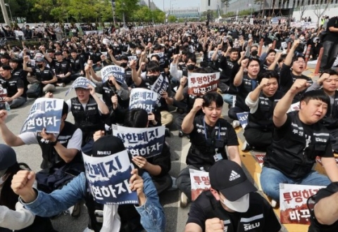 '긴급조정' 카드 흔드는 산업장관…"대화로 풀자"는 노동장관