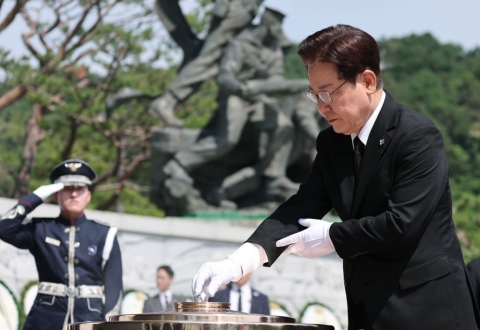 李대통령 "친일 반민족 행위자 부당 재산, 조사·환수"
