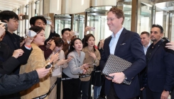 벤츠 회장 만난 이재용…SDI 앞세워 전기차 '삼성 라인' 넓힌다