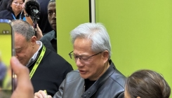 'AI 버블?' 깜짝 등장 젠슨황…양자·과학분야 공략 강화