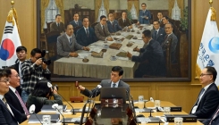 "성장률은 회복세, 환율 우려는 커져"…11월 기준금리, 왜 동결했나 봤더니