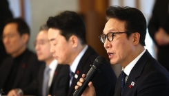 金총리 "석유화학·철강 구조개편 불가피…근로자 보호도 주력"